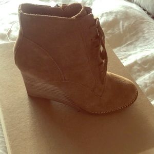 Lucky brand shoes size 6 new